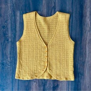 Mustard Knit Button-Up Vest Sleeveless V-Neck Women's Size Medium Yellow Sweater